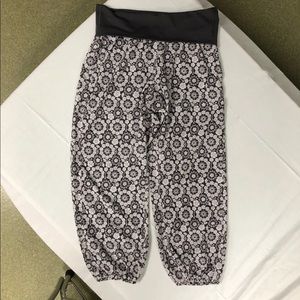 VEUC-Lululemon Om Pants